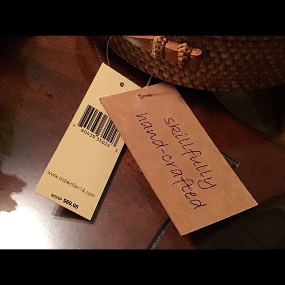 Collection XIIX (Crossbody Purse in Natural Rattan) - Picture 8 of 8